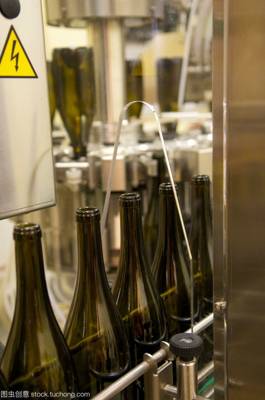 夏布利葡萄酒裝瓶的葡萄園Vocoret酒廠。