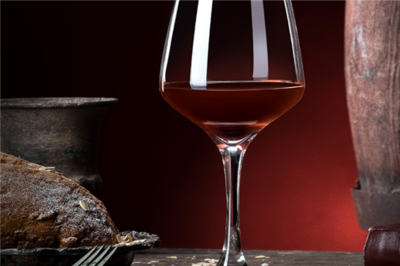 皇家尊者葡萄酒代理與加工 品質(zhì)傳承與市場(chǎng)拓展的雙贏之路